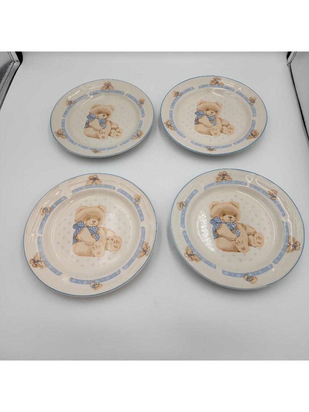 Set of 4 vintage Tienshan Theodore Country Teddy Bear dessert salad plates 7.5"